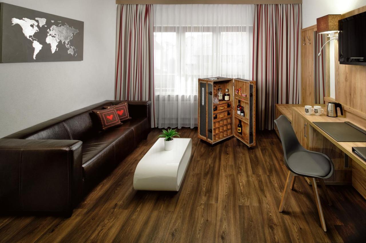 Neo Hotel Linde Esslingen Esslingen am Neckar Bagian luar foto