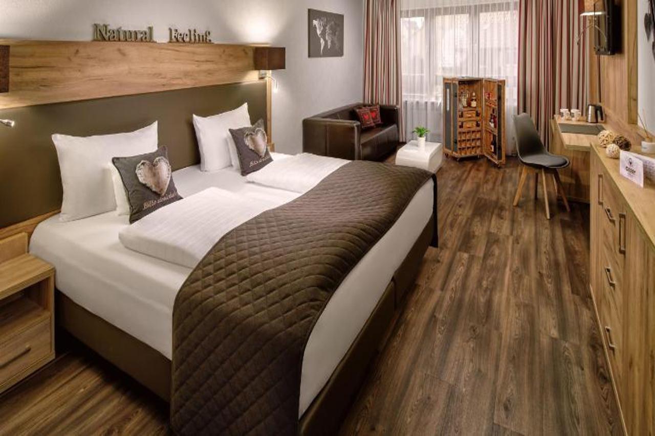 Neo Hotel Linde Esslingen Esslingen am Neckar Bagian luar foto