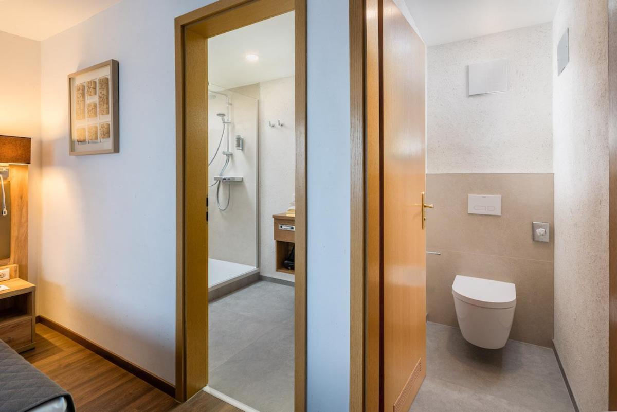 Neo Hotel Linde Esslingen Esslingen am Neckar Bagian luar foto