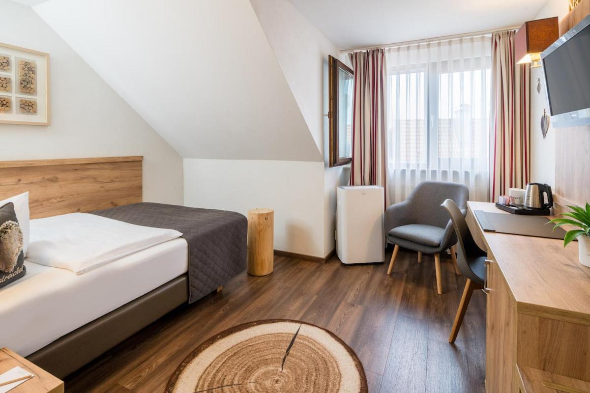 Neo Hotel Linde Esslingen Esslingen am Neckar Bagian luar foto
